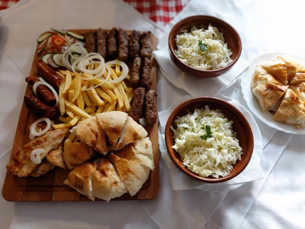 Porcija cevapa